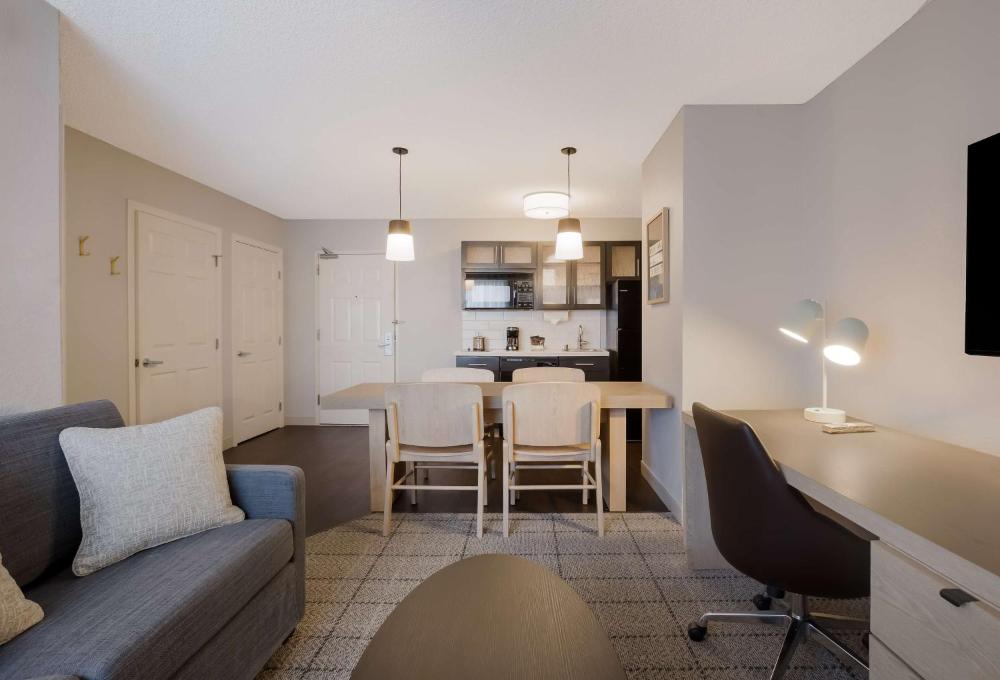 One-Bedroom Queen Suite with Roll-In Shower - Mobility Accessible interior
